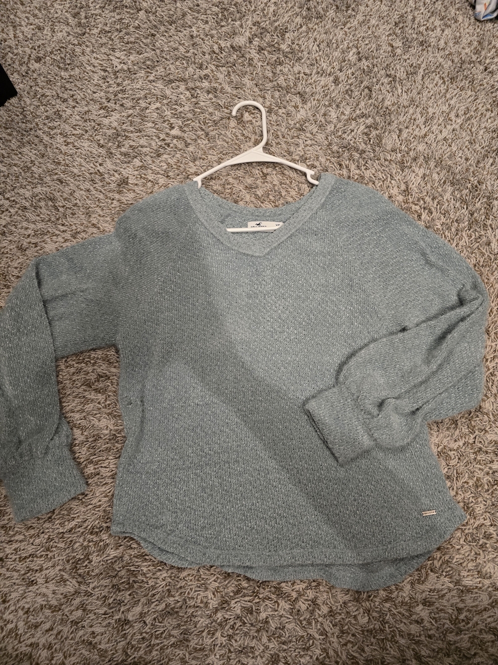 Hollister sage green fuzzy V-neck sweater size XS